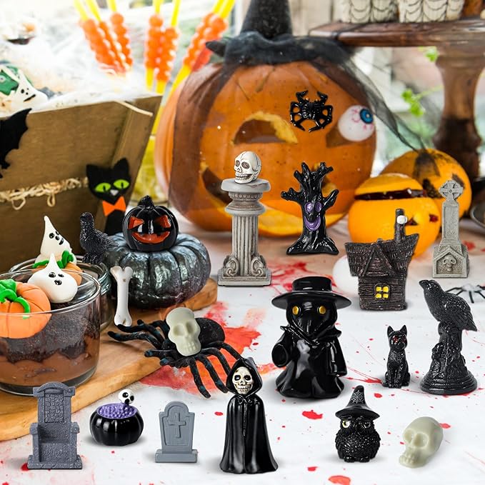 40Pcs Halloween Miniatures for Crafts Mini Figurines Skull Heads Resin Tombstones Skeleton Ornaments Halloween Fairy Garden Decor Horror Village Collections Dollhouse Accessories Decor 