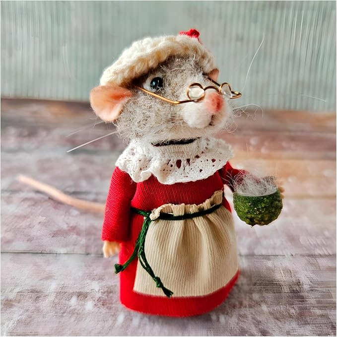 Felted Mouse, Cute Miniature Dollhouse Felt Mouse Ornament, Felt Wool Mice Figurine for Holiday Decor, Needle Felted Mouse Doll Decorations Festival Statue (Mrs. Claus)