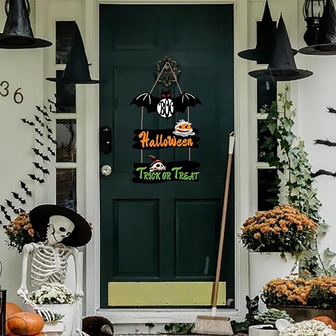 Halloween Door Hanging Sign Decoration 3 Pieces Wooden Plaques Wall Art with Bat Pumpkin Skull Pattern Trick or Treat Wooden Plaques for Yard Front Door Home Outdoor Hanger