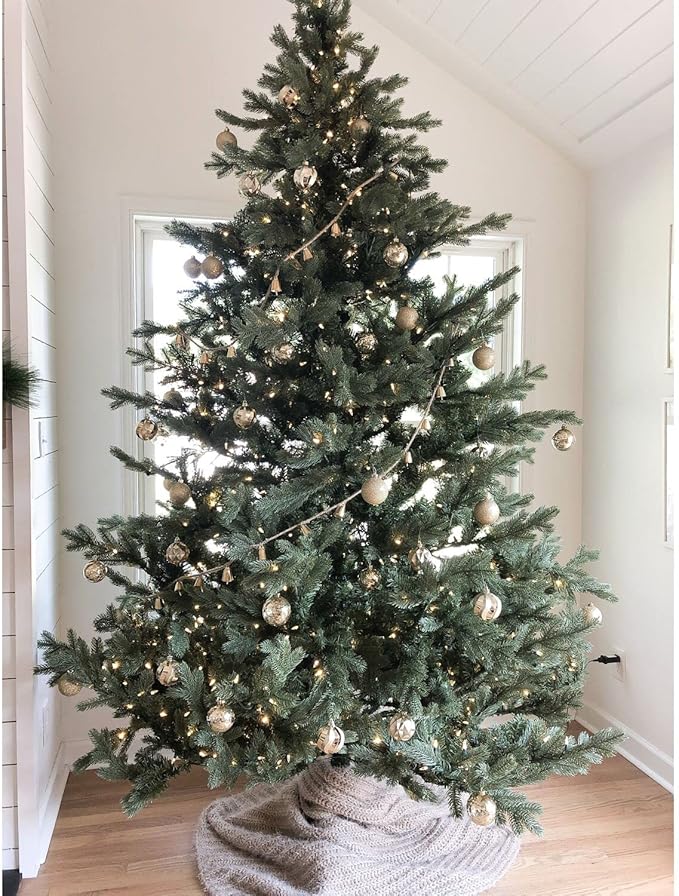 Fraser Hill Farm 7.5-Ft. Foxtail Pine Artificial Christmas Tree with White Incandescent Smart Lights and Stand, Prelit Foldable Fake Tree with Realistic Foliage for Home Decoration