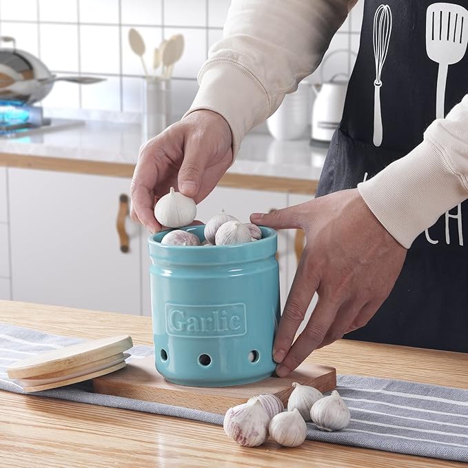 Large Garlic Keeper with Wooden Lid, Ceramic Garlic Holder Storage, Garlic Container for Kitchen, Garlic Saver to Keep Your Garlic Cloves Fresh Longer 4.5-Inch, Turquoise