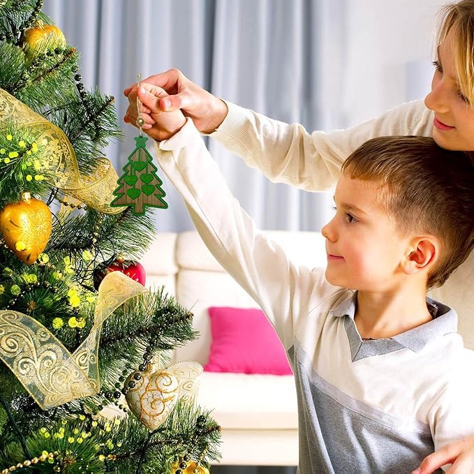 2025 Personalized Christmas Ornaments Family of 2/3/4/5/6/7/8,Custom Christmas Tree Ornaments Deorations with Names,Customized Xmas Ornament Tree Deorations,Personalized Wooden Ornament Gifts