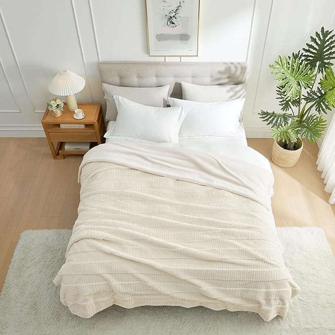 Amélie Home Luxury Striped Faux Fur Throw Blanket for Couch, Embossed Split Fur Cozy Fuzzy Fluffy Luxurious Soft Plush Sofa Chair Bed Gift Blankets for Women Men Wife Friend, 55"x70", Ivory