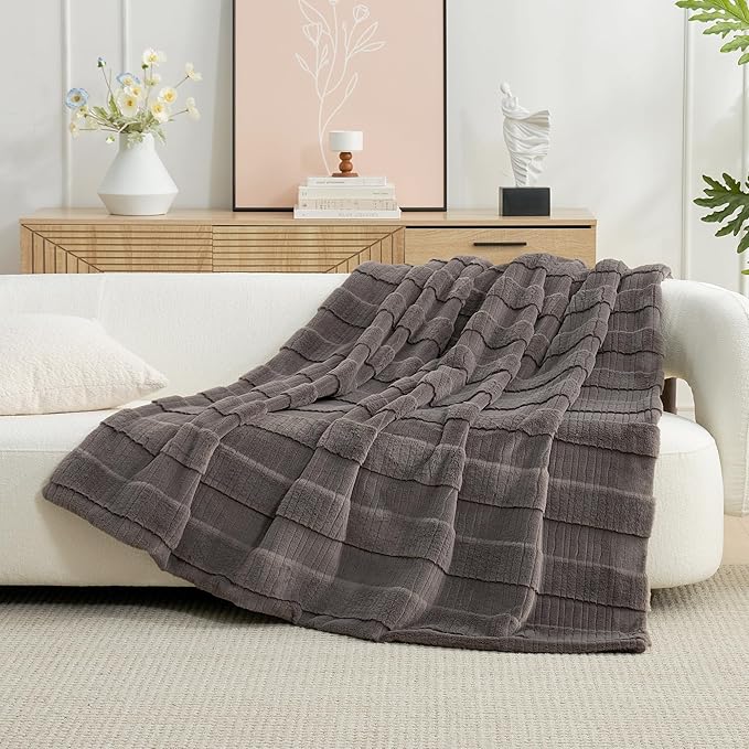 Amélie Home Luxury Striped Faux Fur Throw Blanket for Couch, Embossed Split Fur Cozy Fuzzy Fluffy Luxurious Soft Plush Sofa Chair Bed Gift Blankets for Women Men Wife Friend, 55"x70", Charcoal Gray