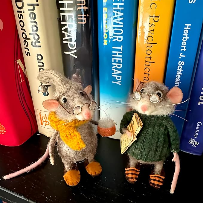 Felted Mouse, Cute Miniature Dollhouse Felt Mouse Ornament, Felt Wool Mice Figurine for Holiday Decor, Needle Felted Mouse Doll Decorations Festival Statue (Teacup)